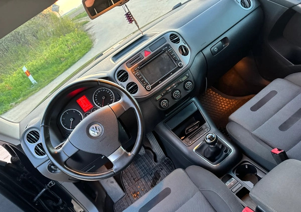 Volkswagen Tiguan cena 34500 przebieg: 330000, rok produkcji 2008 z Kisielice małe 529